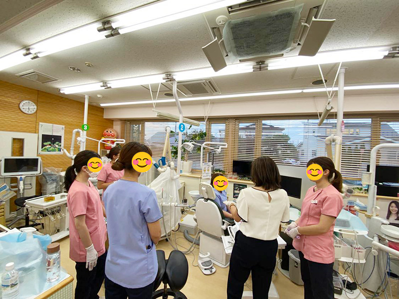 青森県三沢市の歯医者よしだ歯科医院インビザライン治療(マウスピース型の矯正装置)歯周病・オーラルケア・虫歯治療・矯正歯科・小児歯科のブログ。アライナー矯正フォローアップセミナーをスタッフと受けました。インビザライン矯正講師は去年に続き千葉絵里子歯科衛生士です。