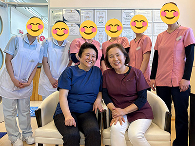 先日よしだ歯科医院では「咬筋マッサージ」という研修を、東京から歯科衛生士 鈴木由佳先生をお招きして行いました。