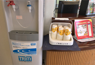 よしだ歯科医院(歯医者)|青森県三沢市|診療案内【歯磨きコーナー・体に良い飲料水（ご自由にどうぞ)】